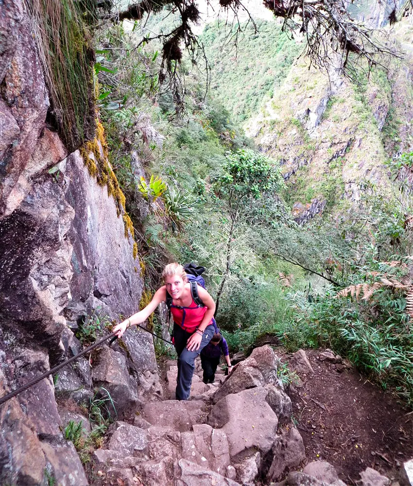 hiking huaya picchu