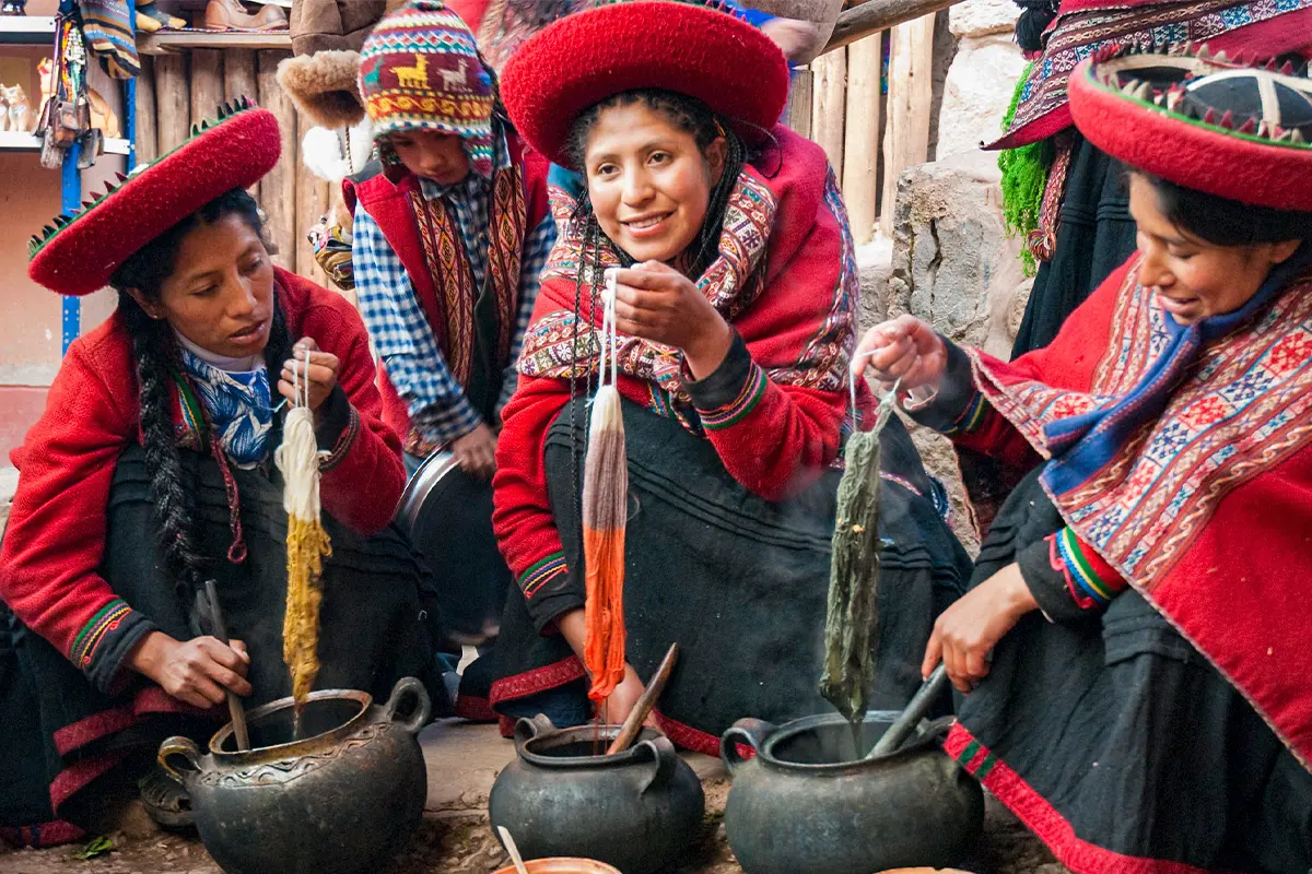 390 chinchero local people